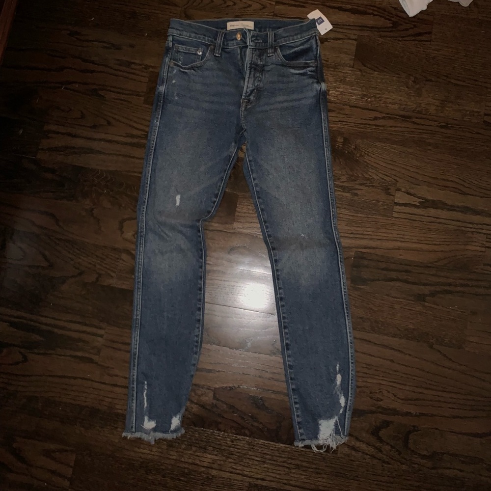 Gap High Rise Slim Straight Jean